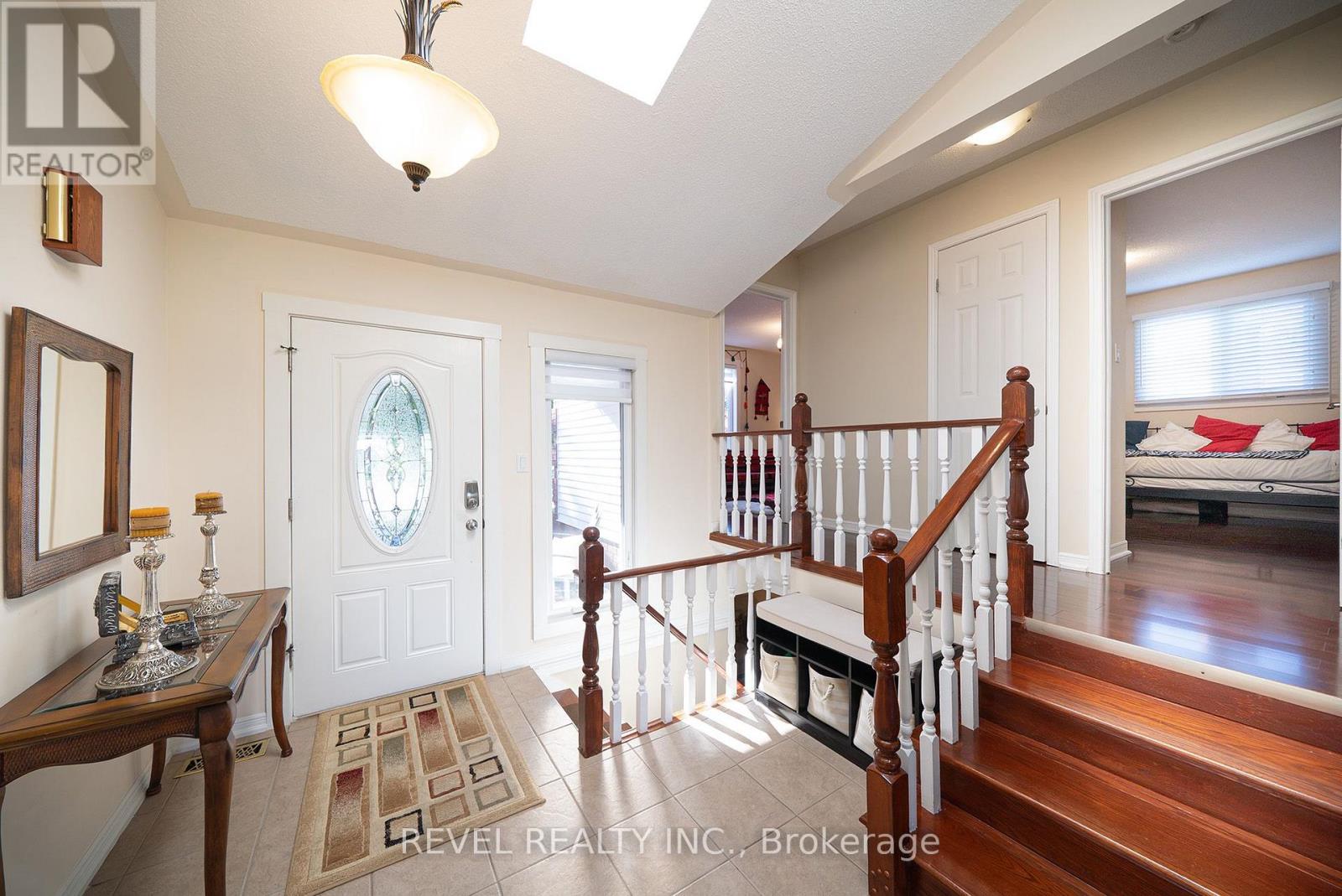 15 Fox Run Property Photo 6