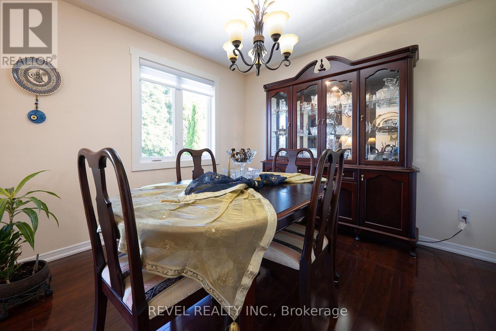 15 Fox Run Property Photo 10