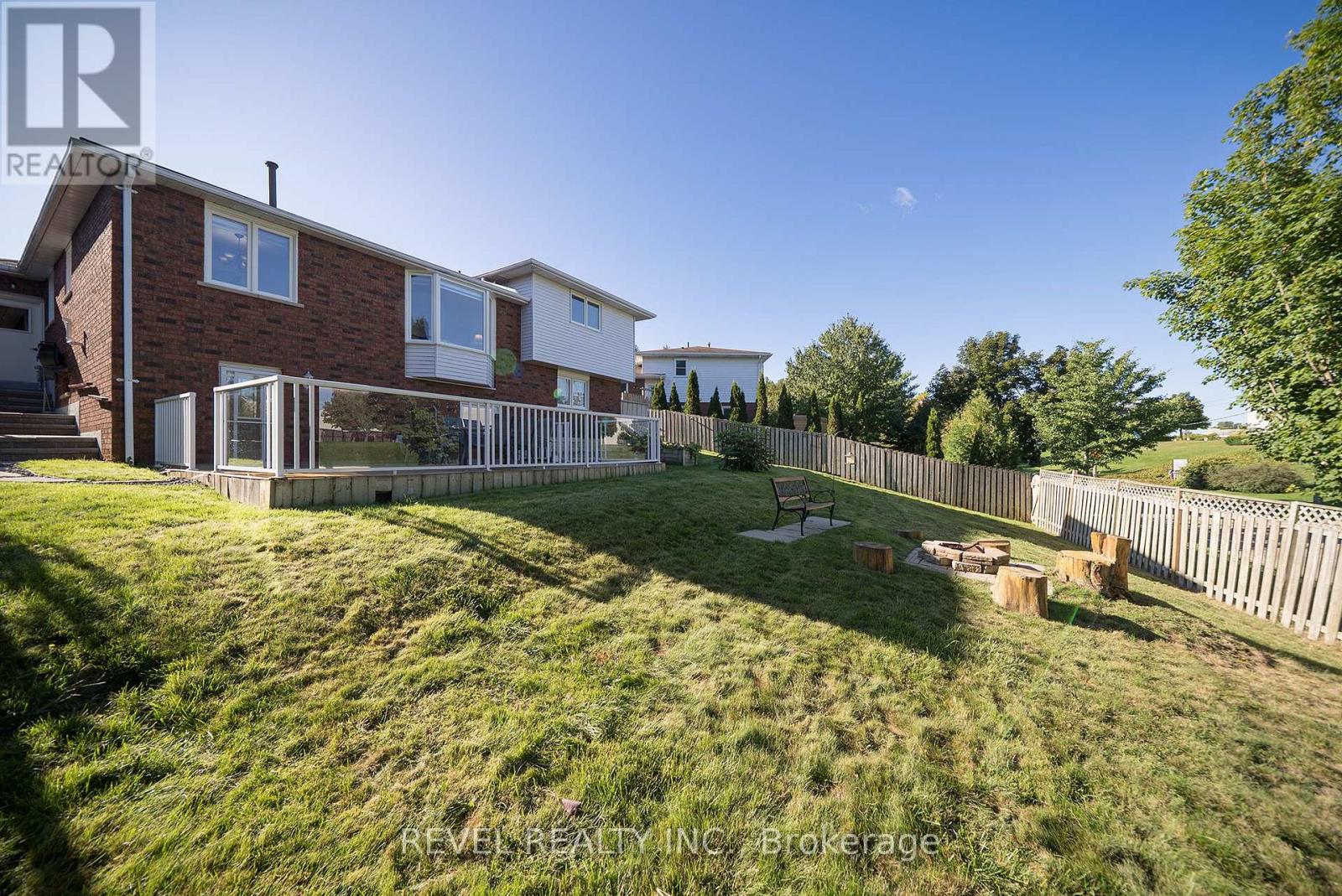15 Fox Run Property Photo 31