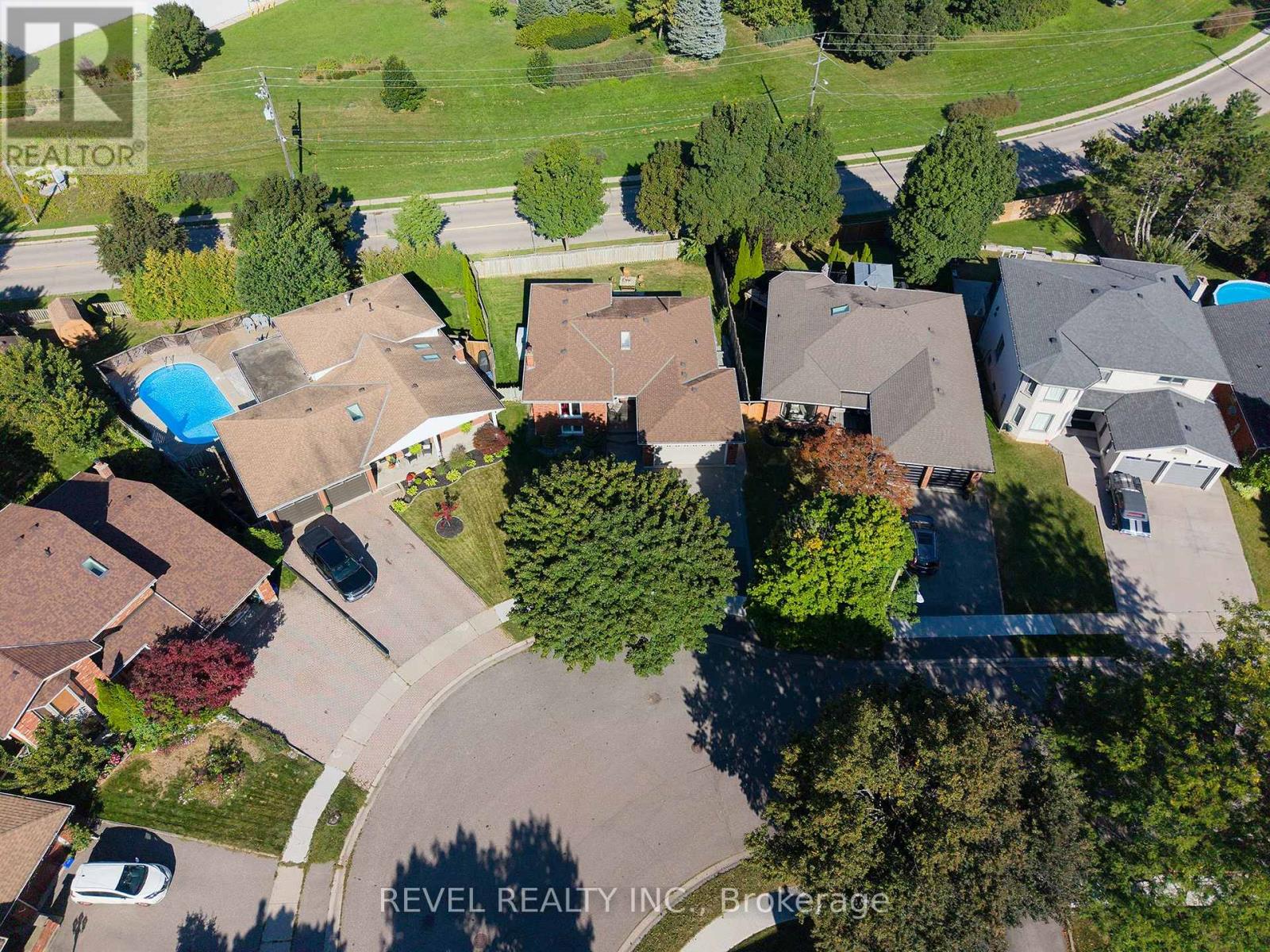 15 Fox Run Property Photo 36