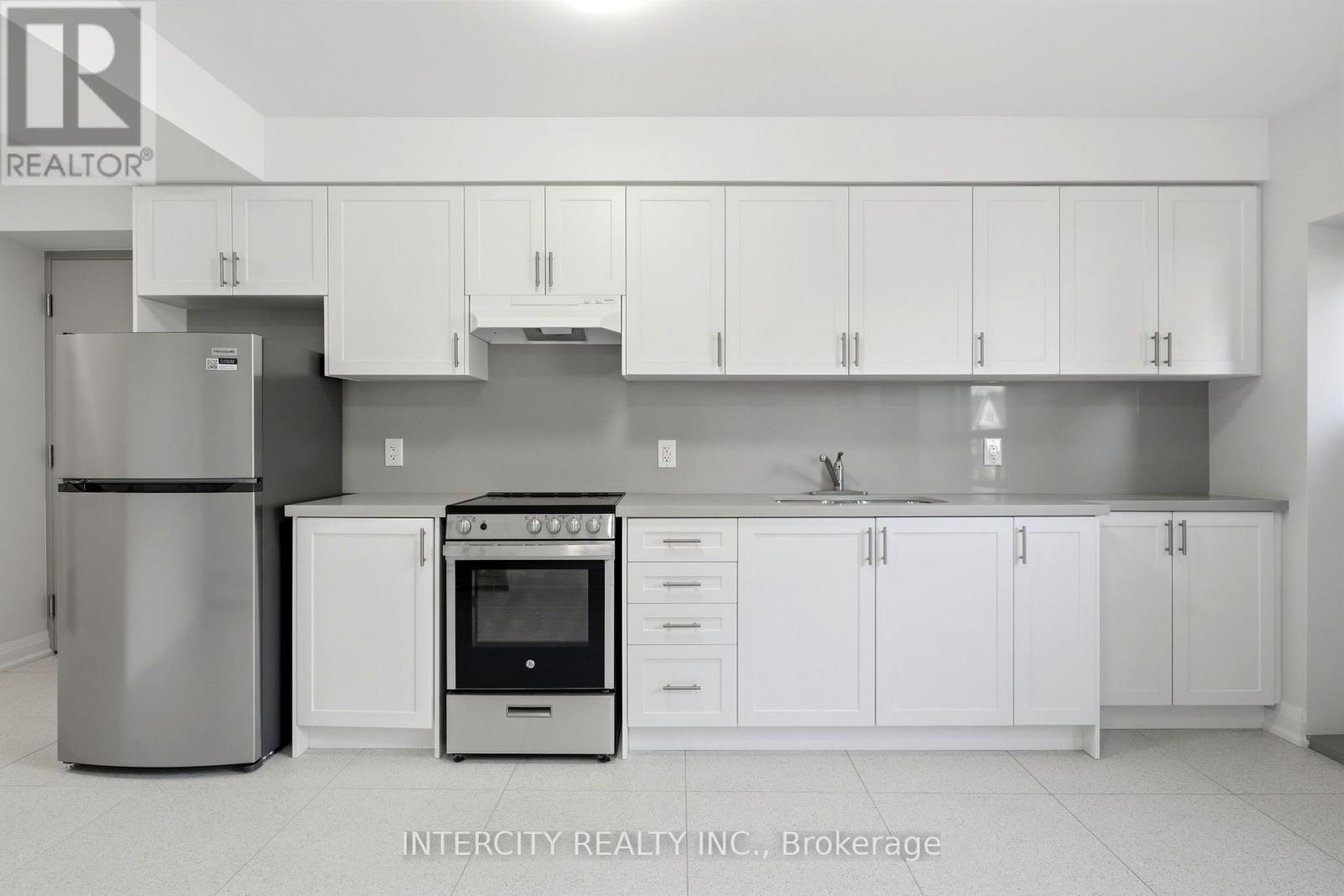 1 - 91 Wentworth Street S Property Photo 5