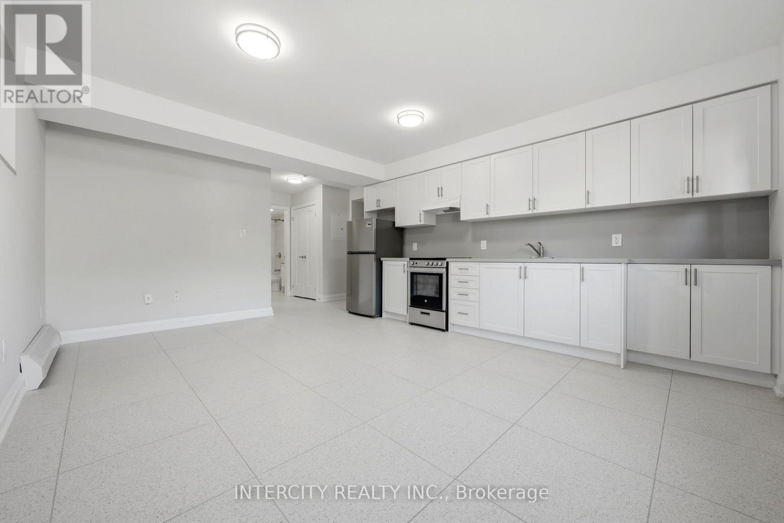 1 - 91 Wentworth Street S Property Photo 7