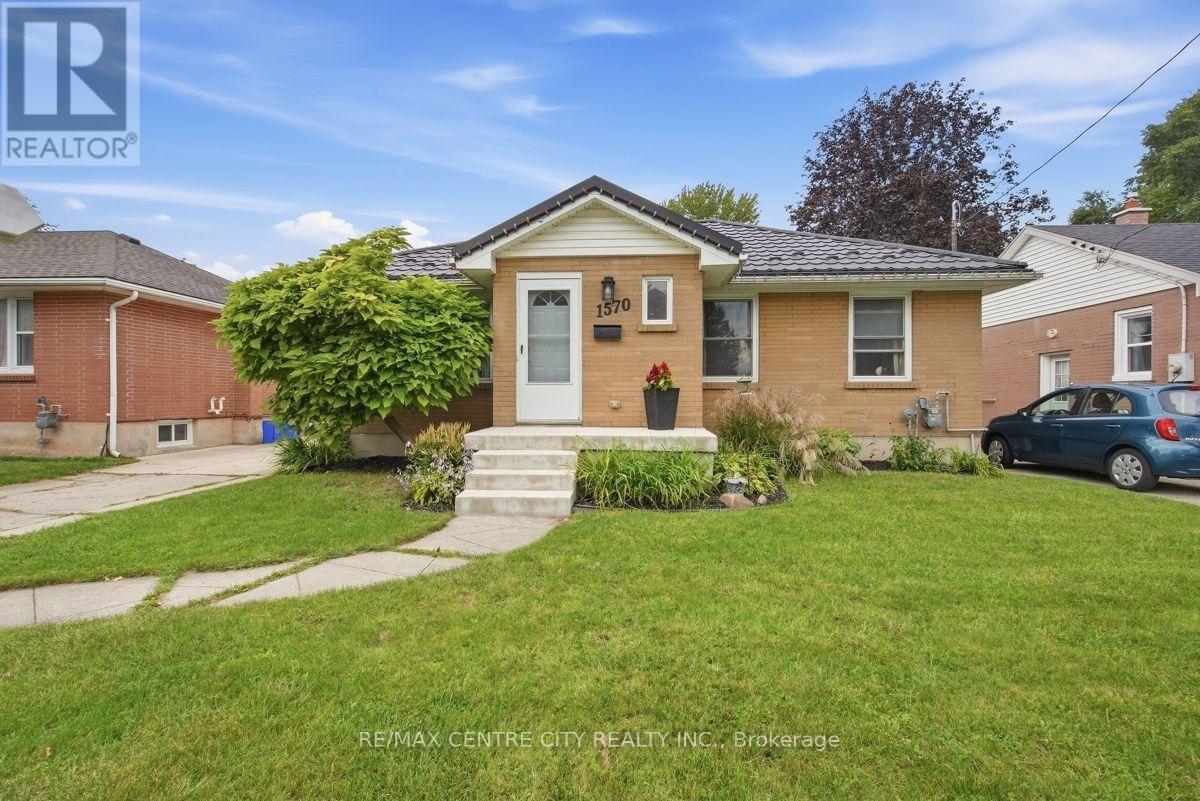 1570 Hansuld Street Property Photo 1