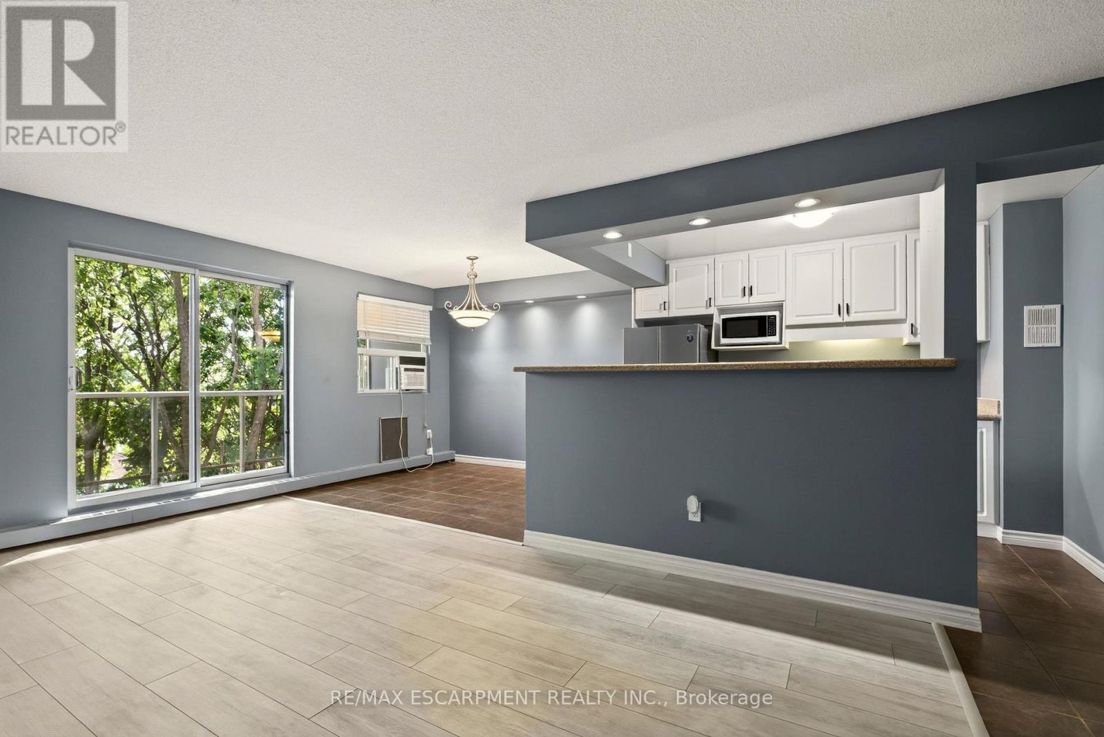 508 - 793 Colborne Street E Property Photo 4