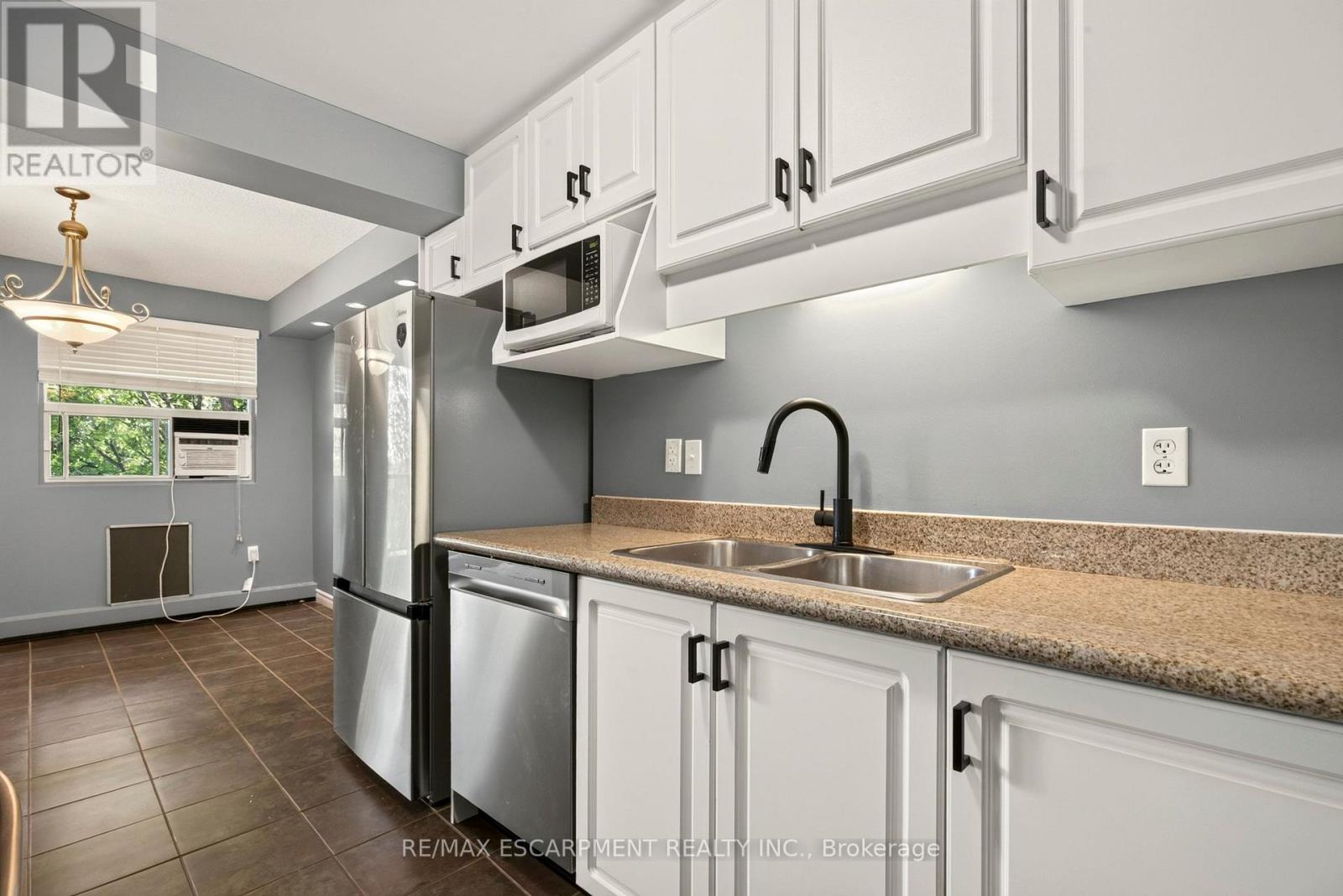 508 - 793 Colborne Street E Property Photo 6