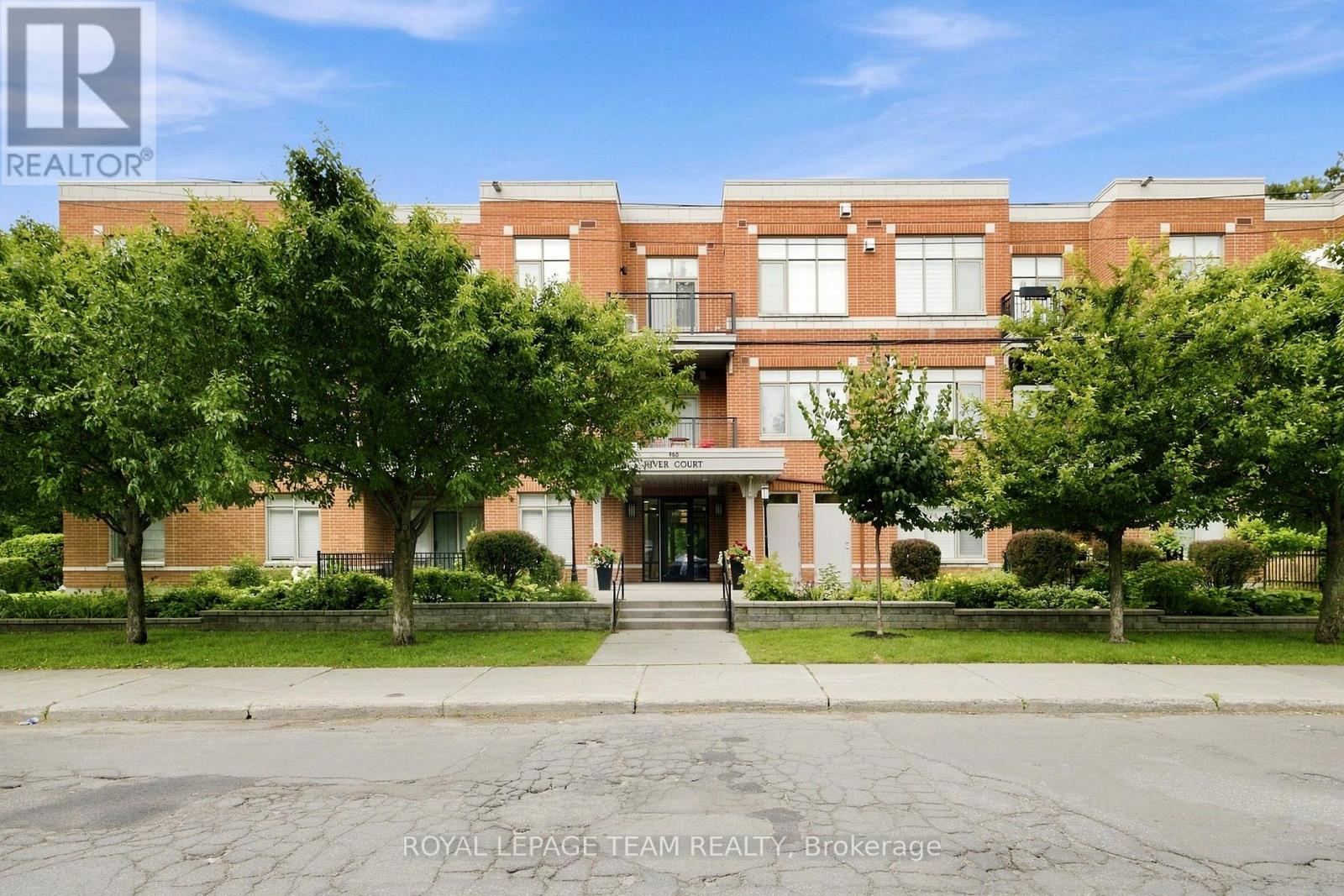 212 - 950 MARGUERITE AVENUE Property Photo 1