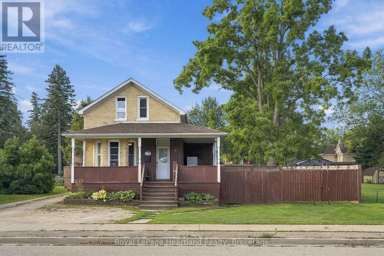 8 Clarke Street S Property Photo 3