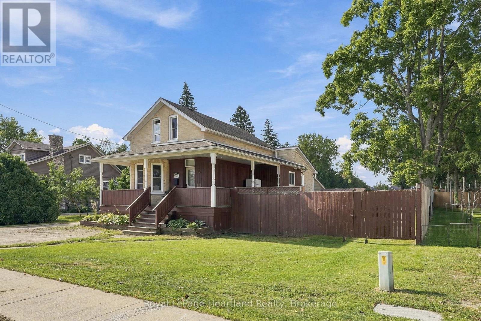 8 Clarke Street S Property Photo 4