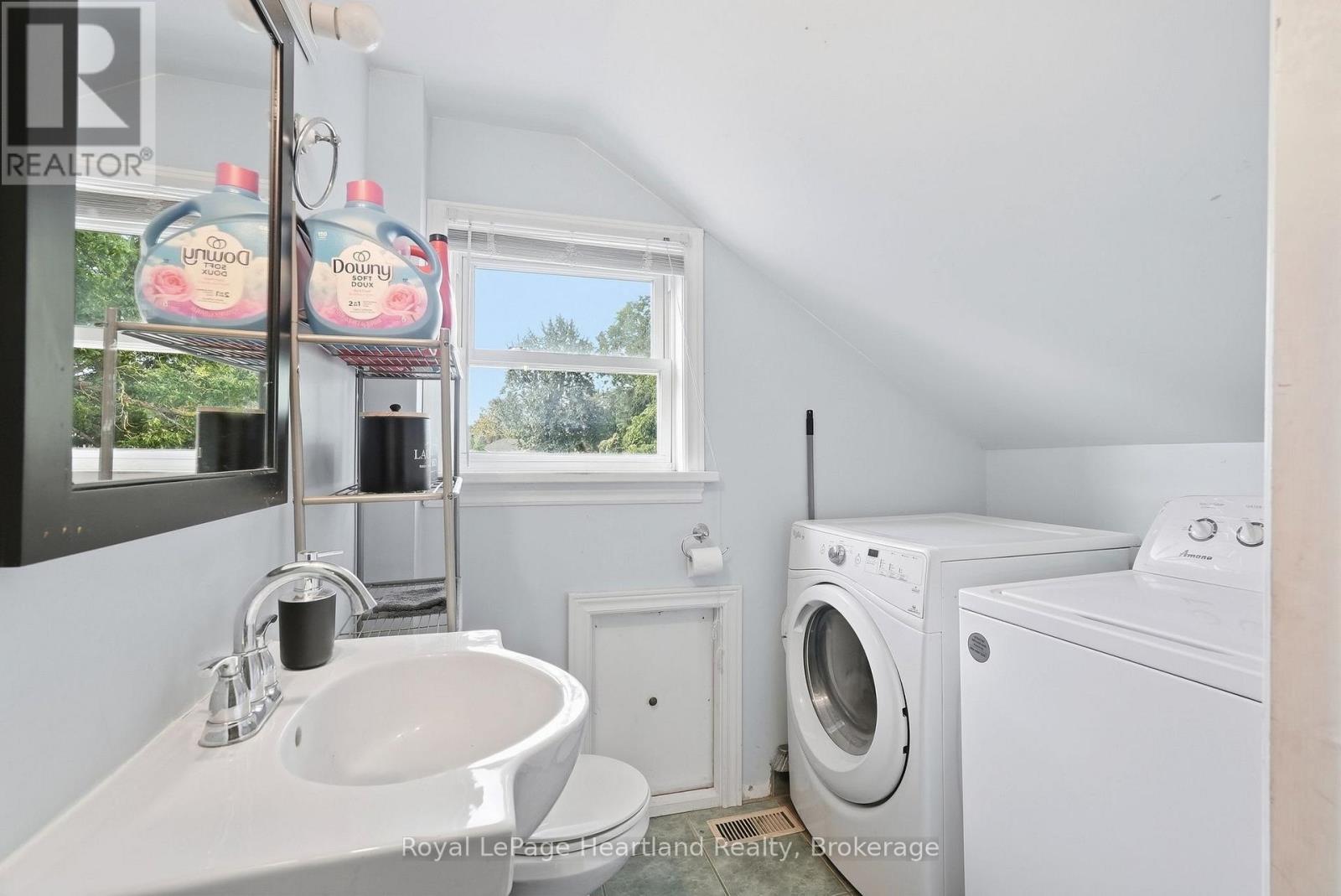 8 Clarke Street S Property Photo 23