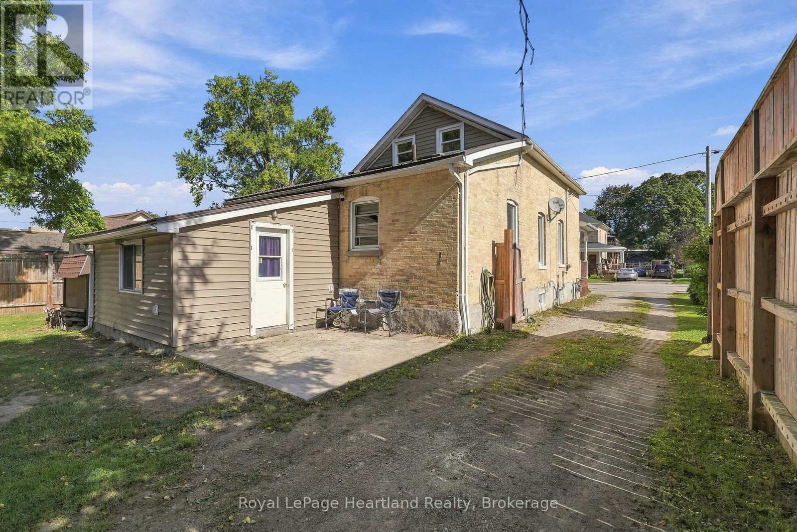 8 Clarke Street S Property Photo 31