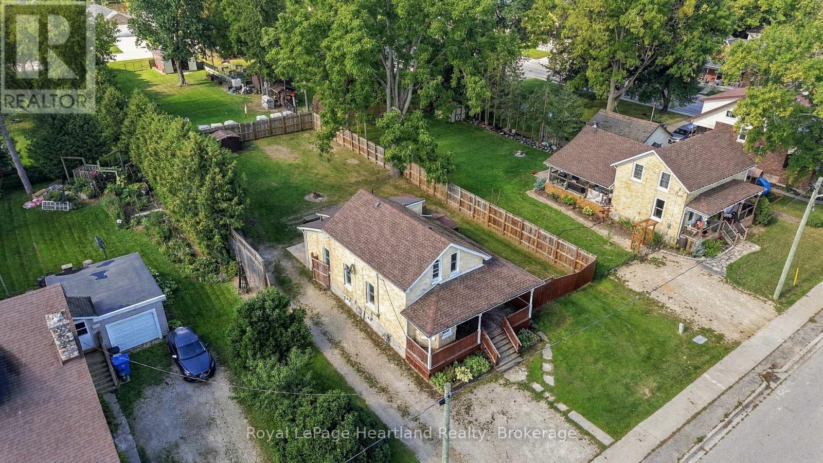8 Clarke Street S Property Photo 37