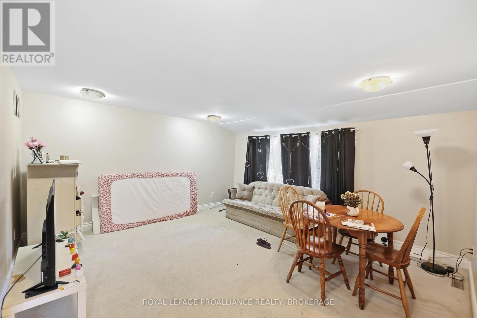 2 Dunkirk Avenue Property Photo 38