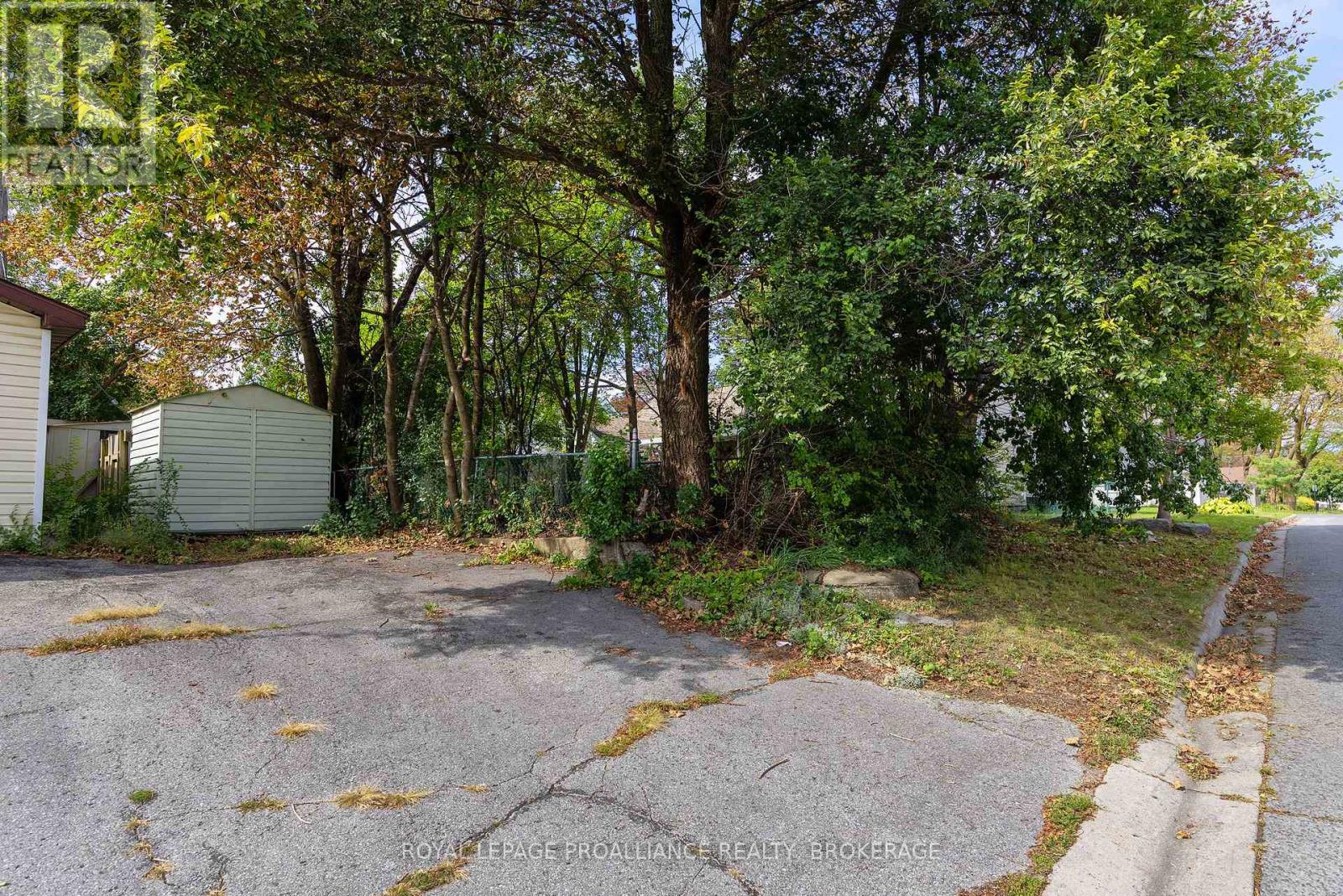 2 Dunkirk Avenue Property Photo 44