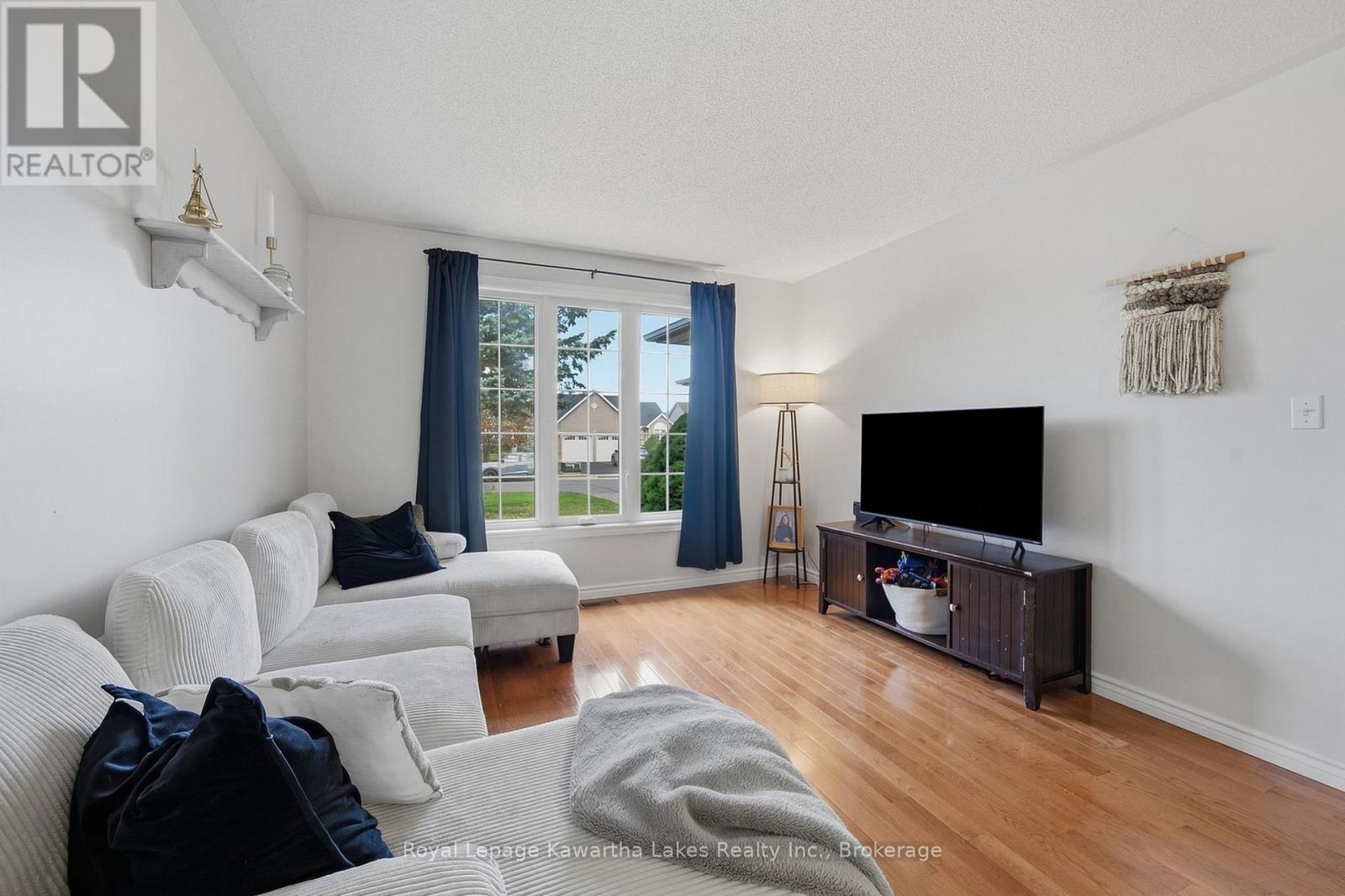 1220 Wildlark Drive Property Photo 13