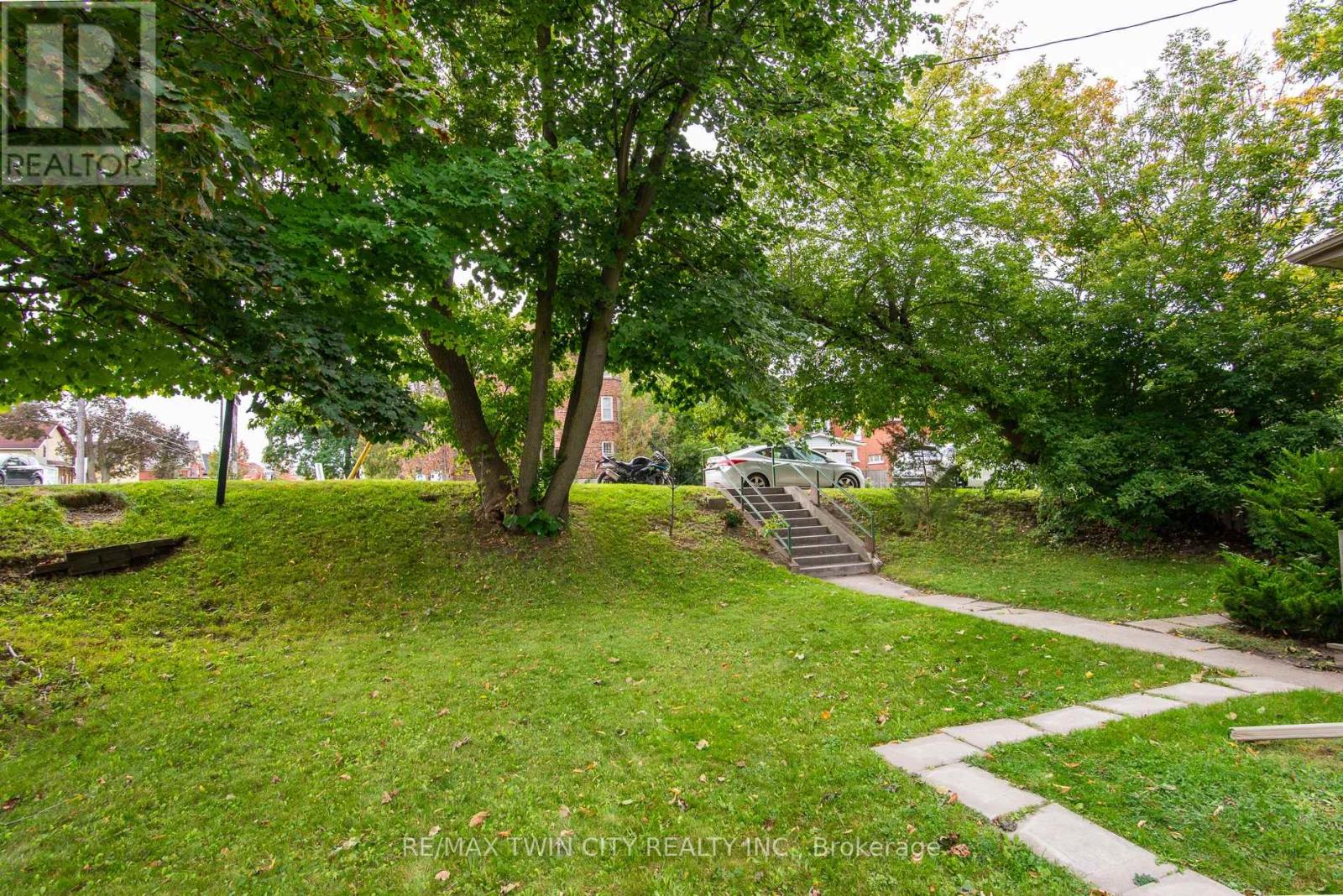 94 Margaret Avenue Property Photo 7