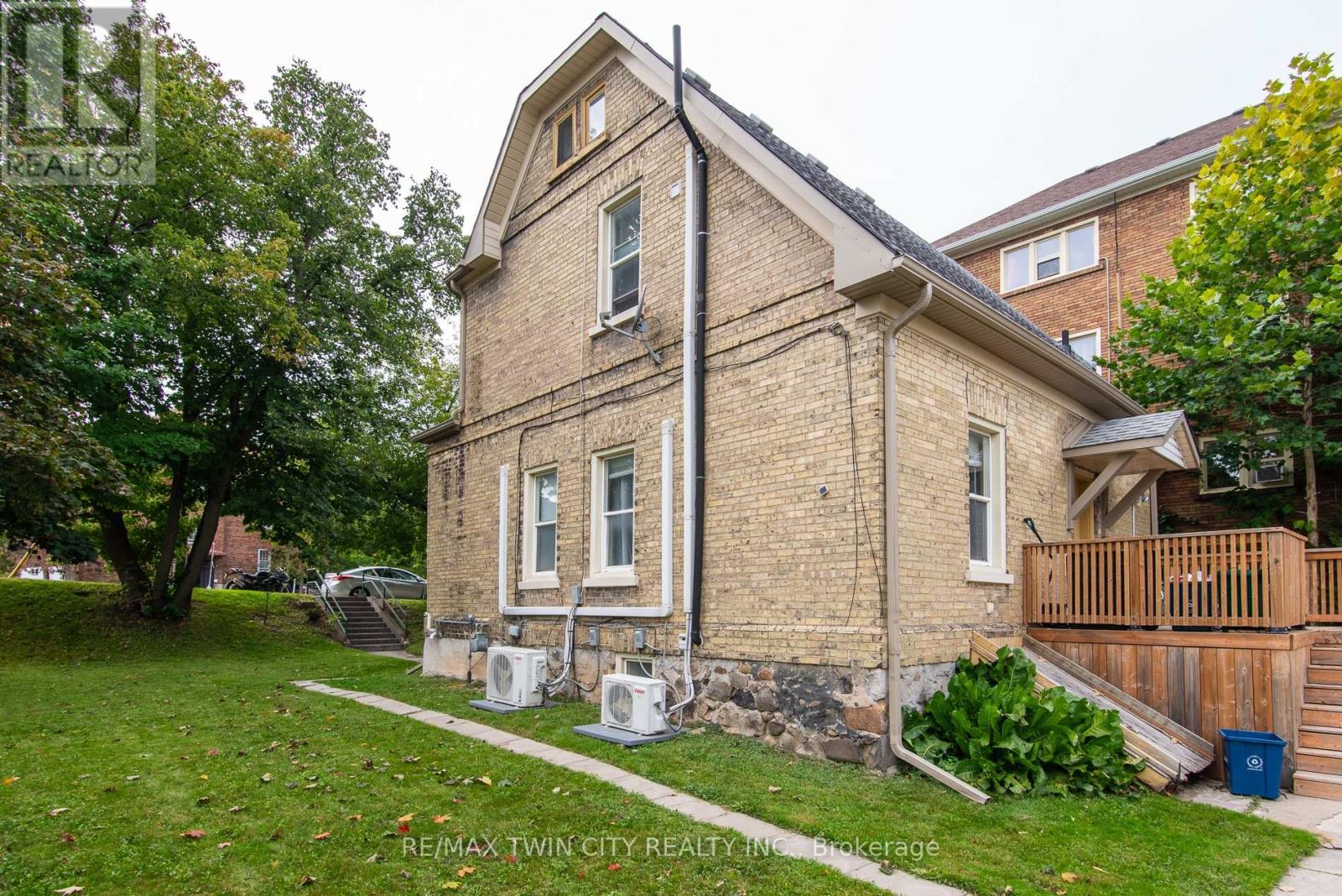94 Margaret Avenue Property Photo 8
