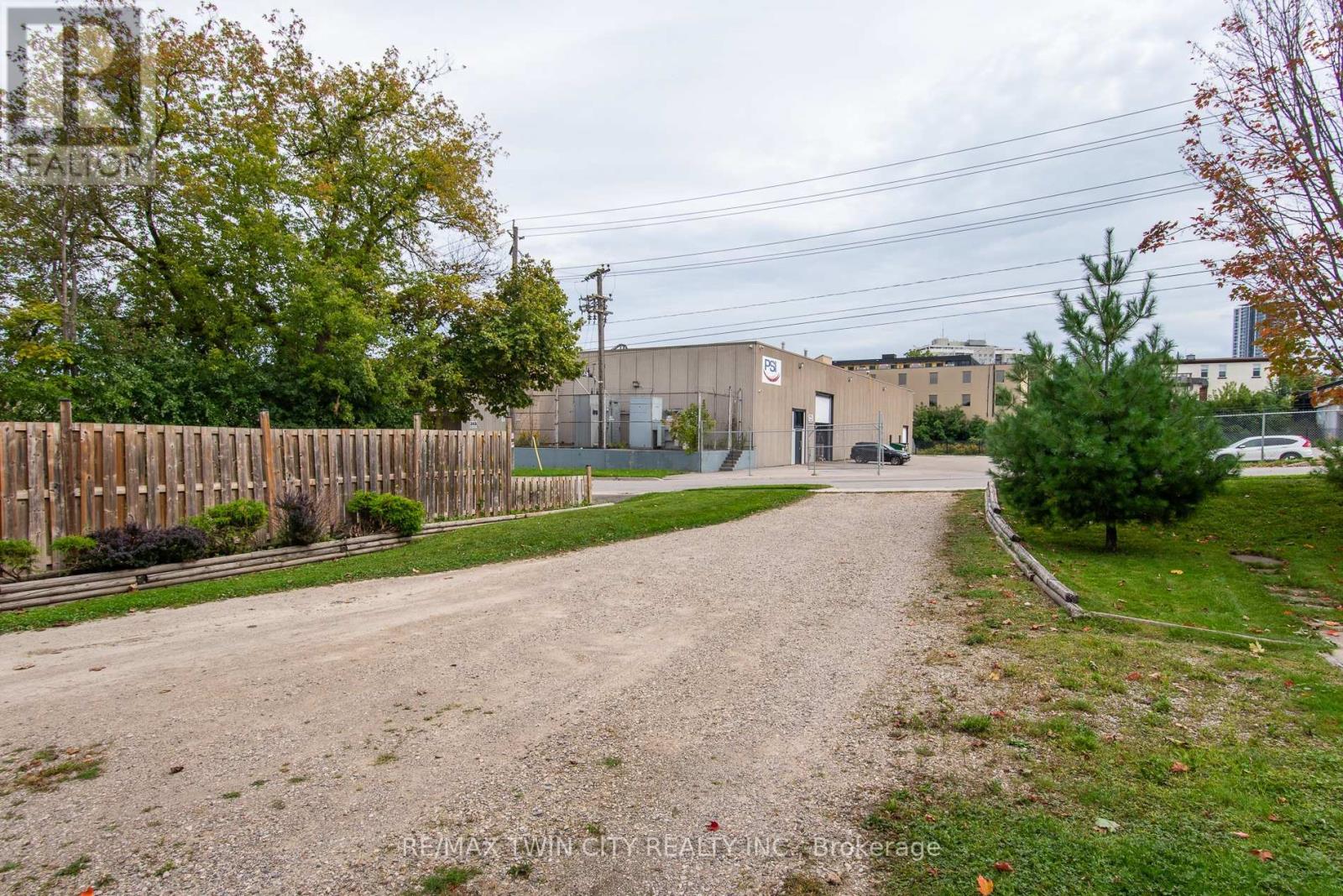 94 Margaret Avenue Property Photo 9