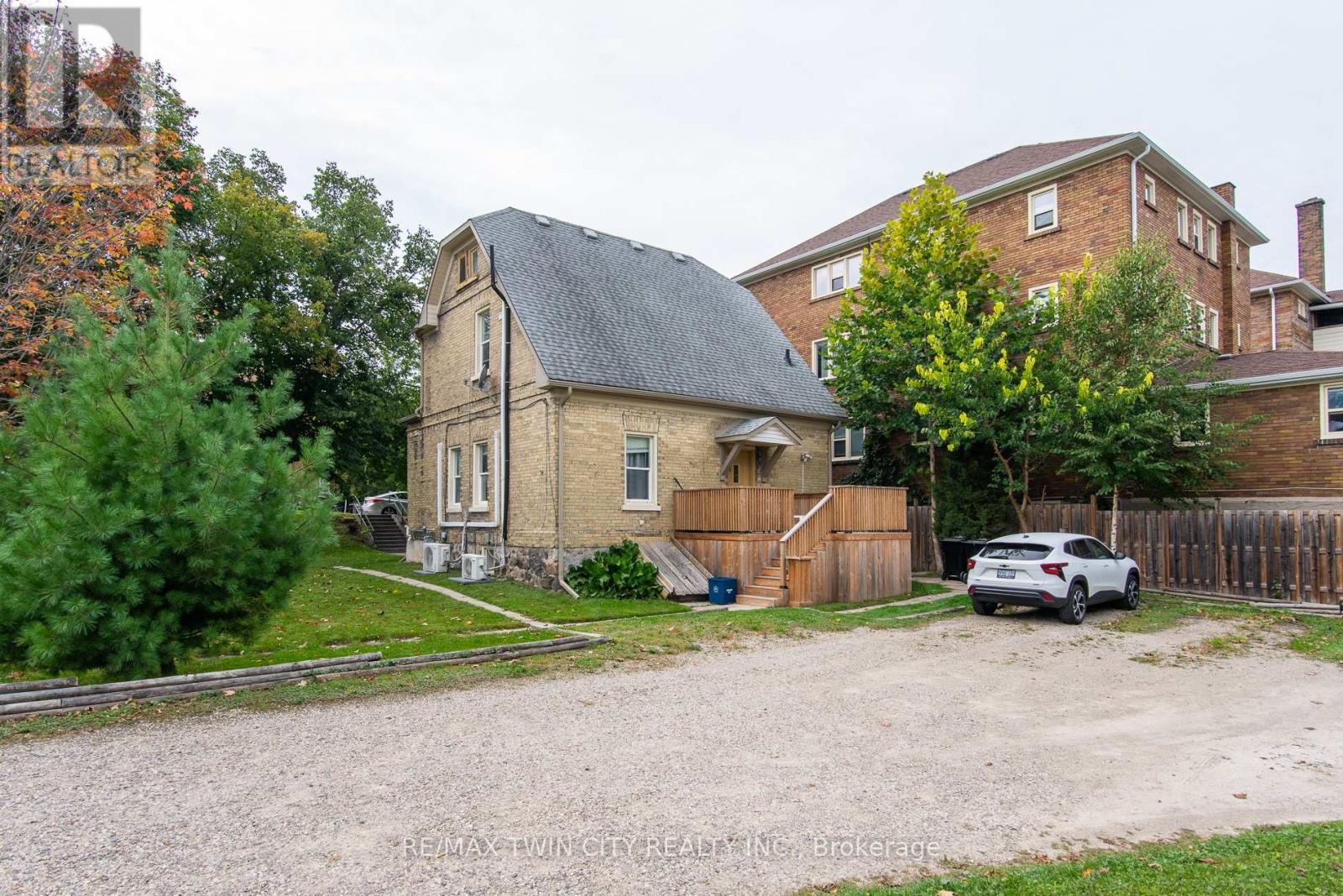 94 Margaret Avenue Property Photo 11