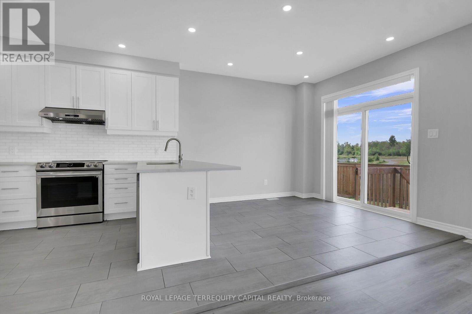 116 Unity Place Property Photo 6