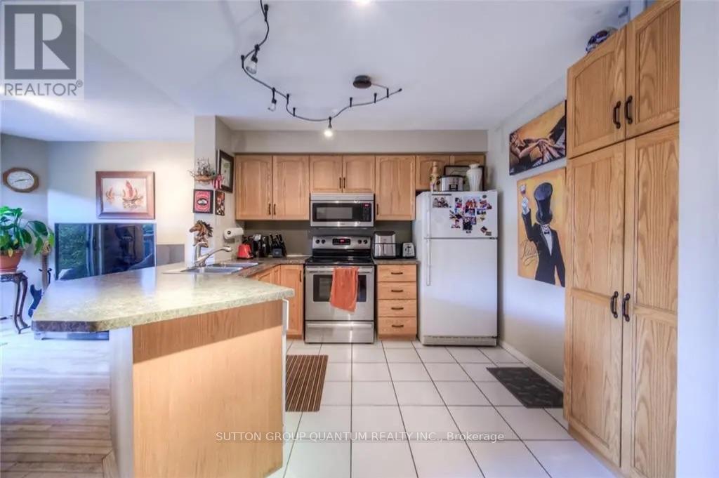 99 Foxborough Drive Property Photo 7