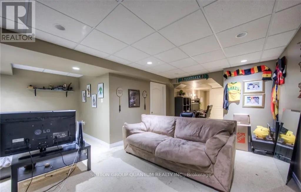 99 Foxborough Drive Property Photo 24
