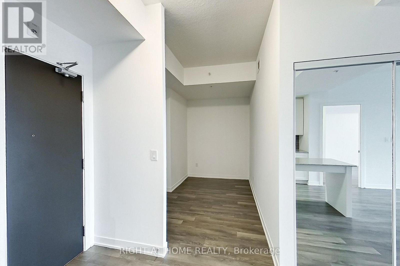 505 - 550 North Service Road Property Photo 4
