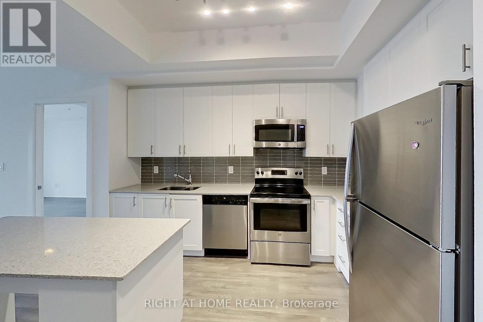 505 - 550 North Service Road Property Photo 6