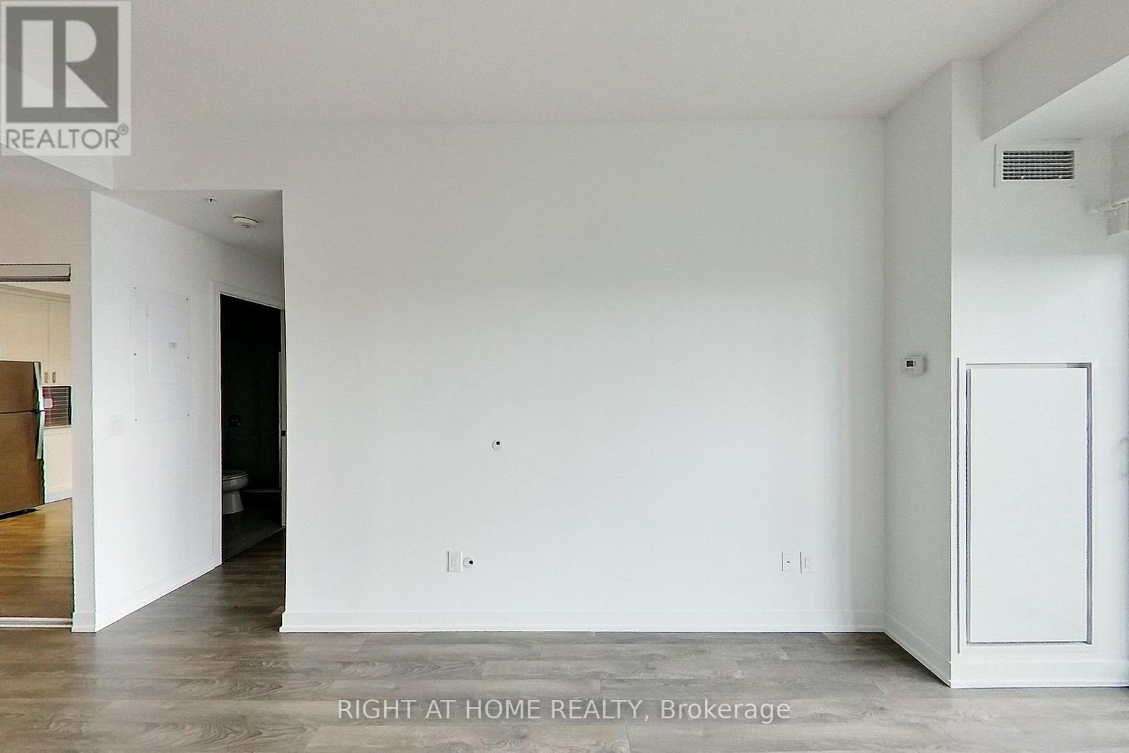 505 - 550 North Service Road Property Photo 8
