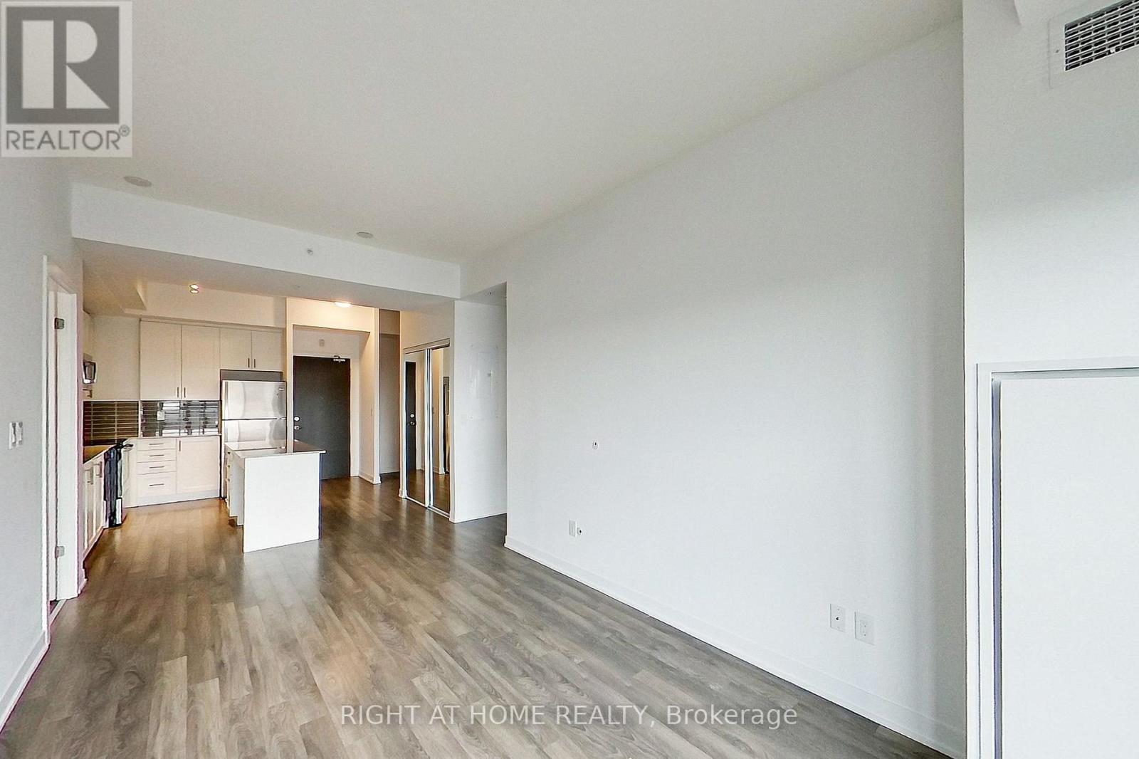 505 - 550 North Service Road Property Photo 9