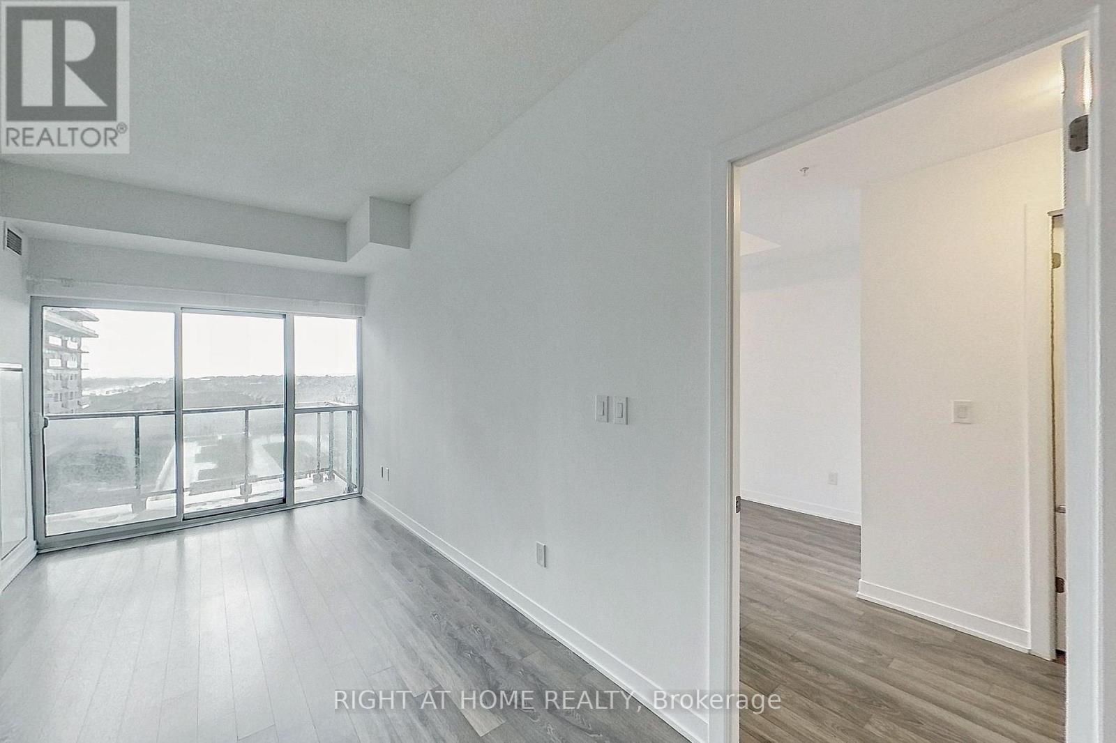 505 - 550 North Service Road Property Photo 10