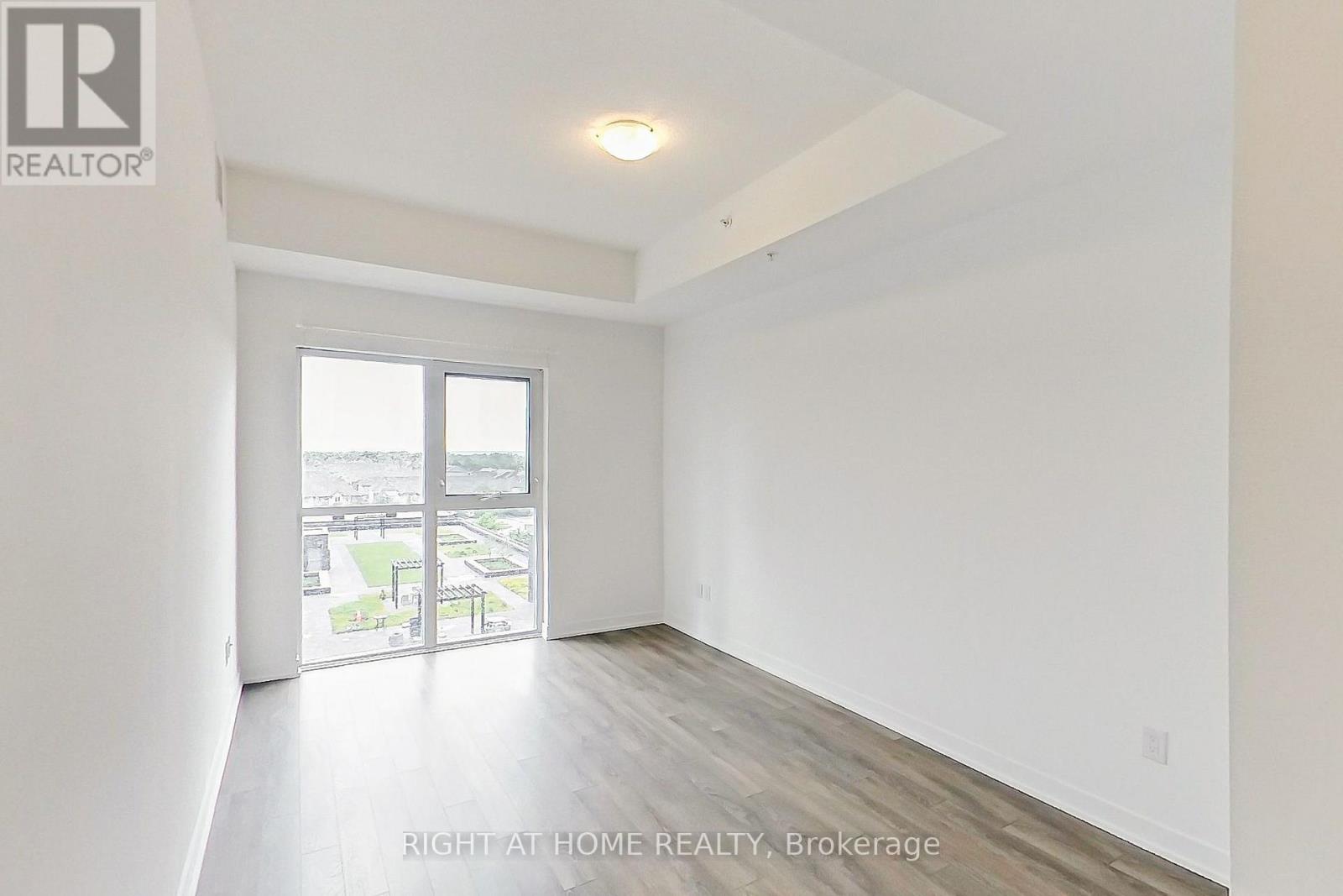 505 - 550 North Service Road Property Photo 11