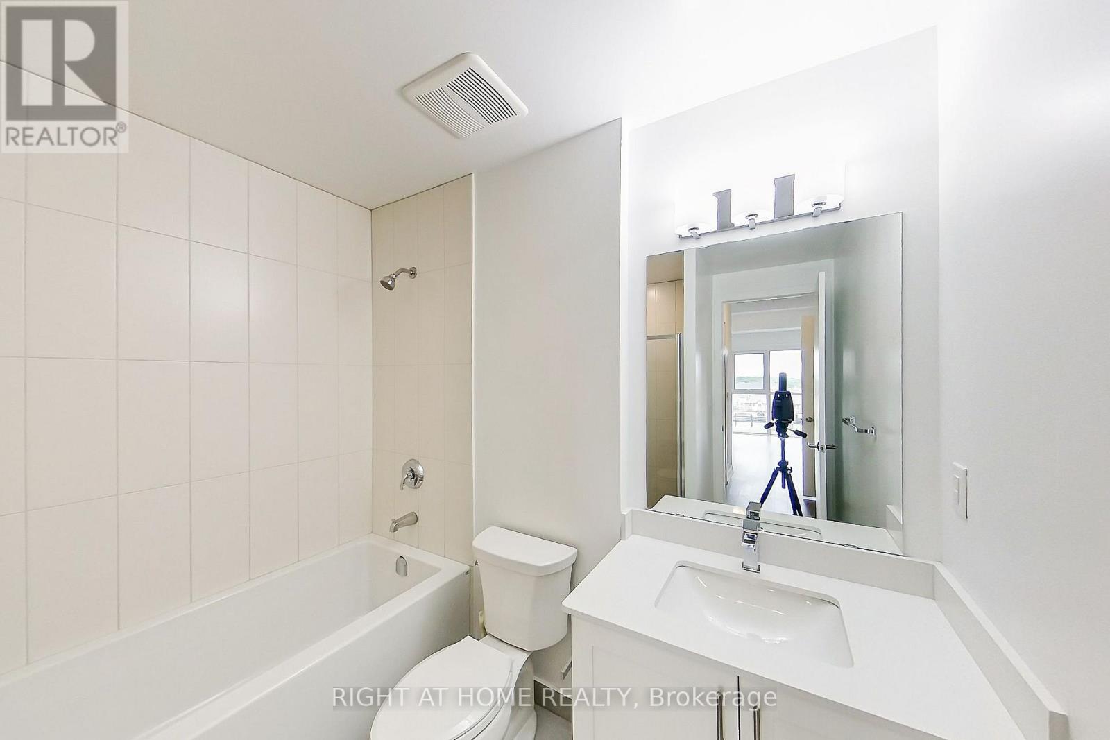 505 - 550 North Service Road Property Photo 15