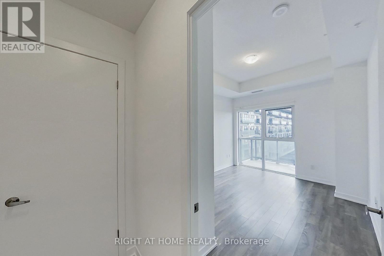 505 - 550 North Service Road Property Photo 17