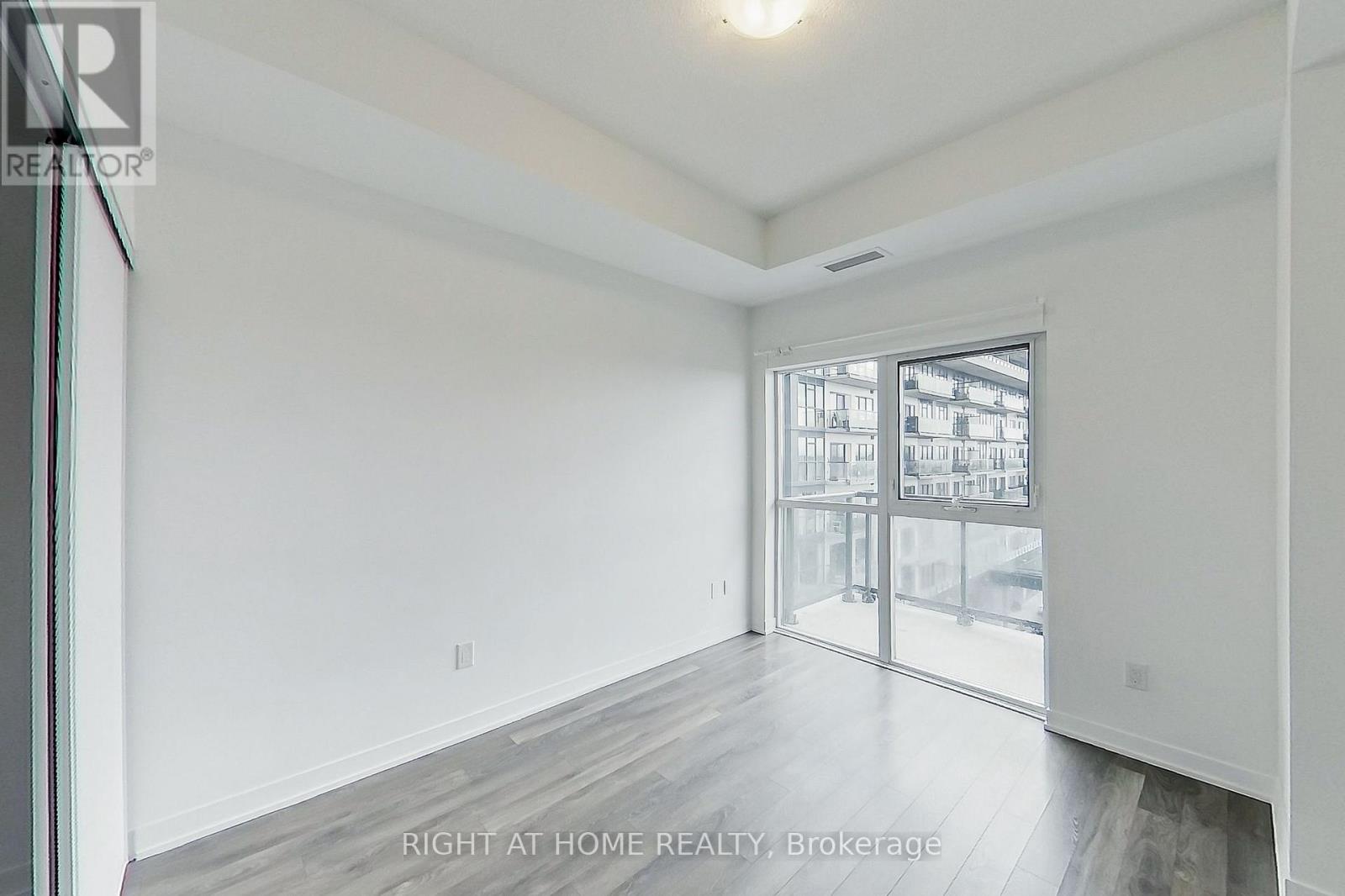 505 - 550 North Service Road Property Photo 18