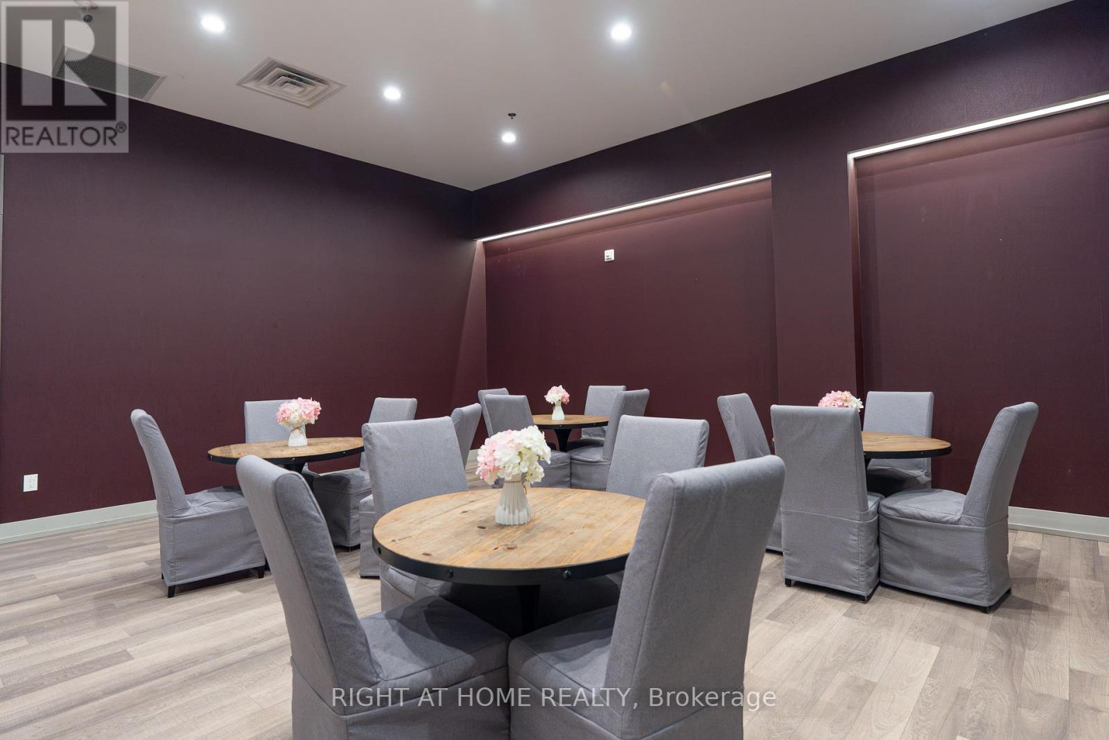505 - 550 North Service Road Property Photo 31