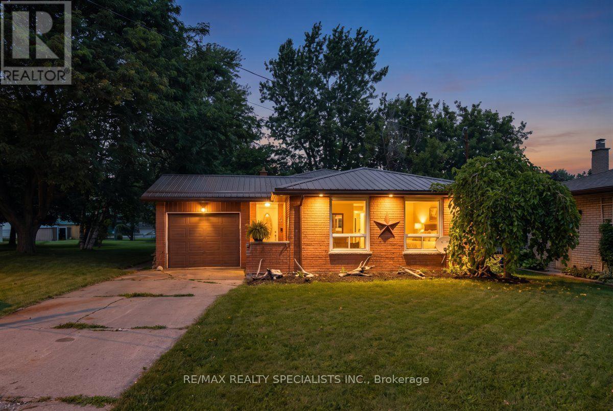 12 WARDELL CRESCENT Property Photo 1