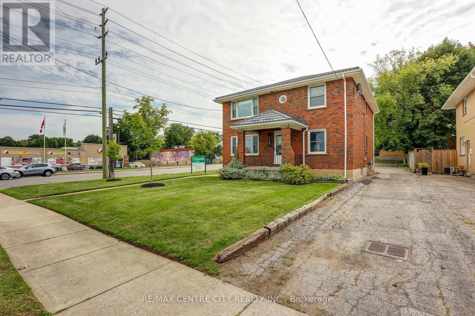 587 Lambton Street Property Photo 1
