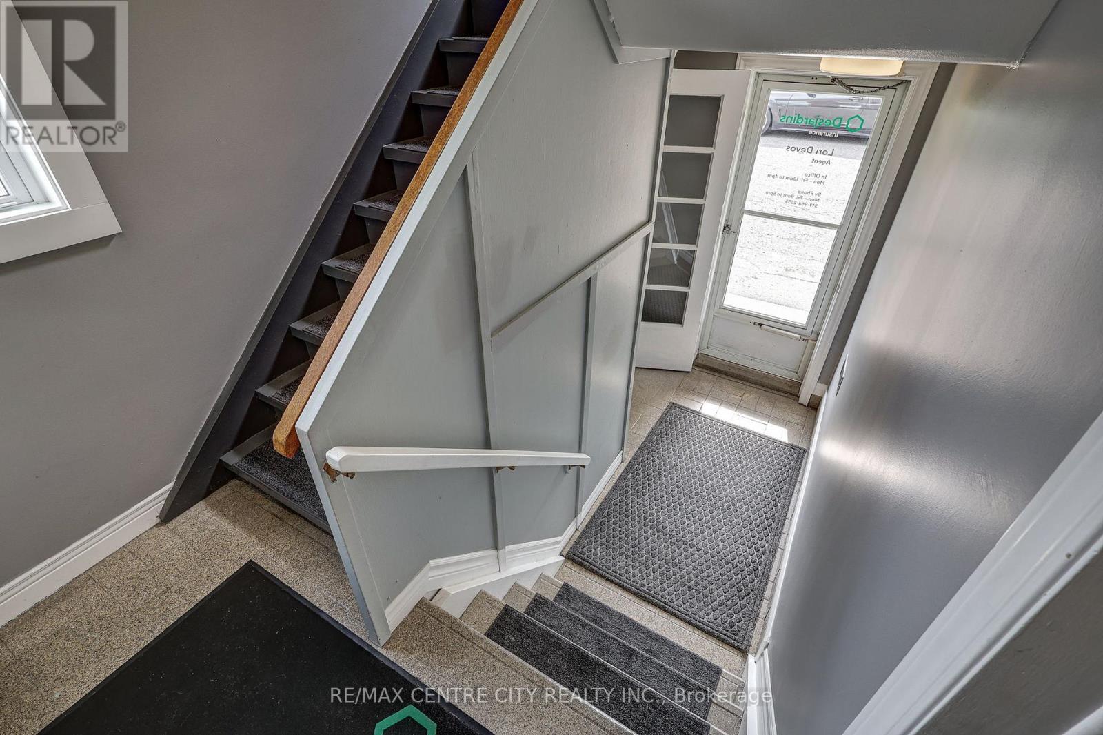 587 Lambton Street Property Photo 10