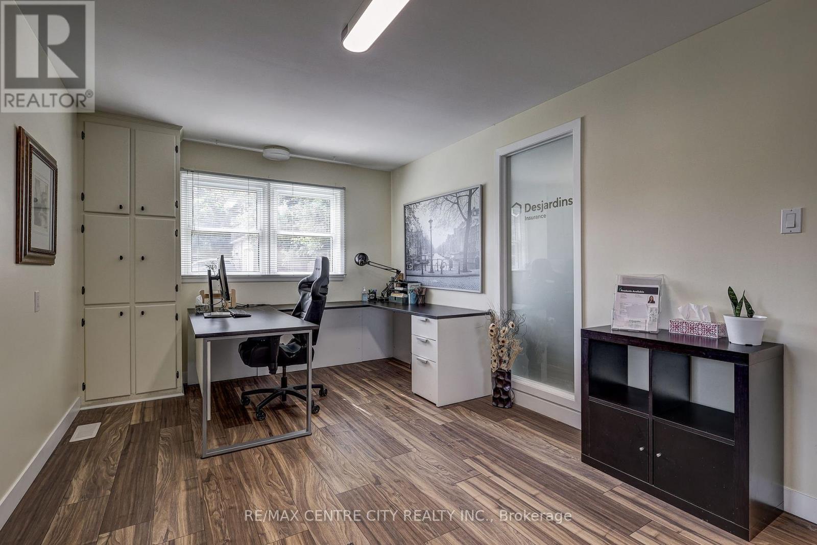 587 Lambton Street Property Photo 12
