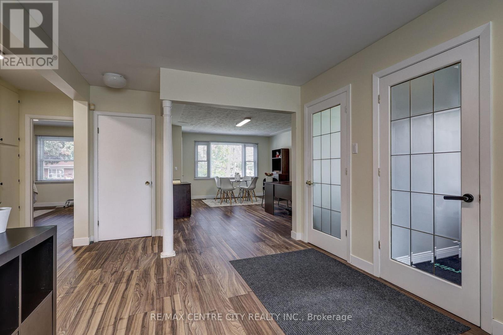 587 Lambton Street Property Photo 14