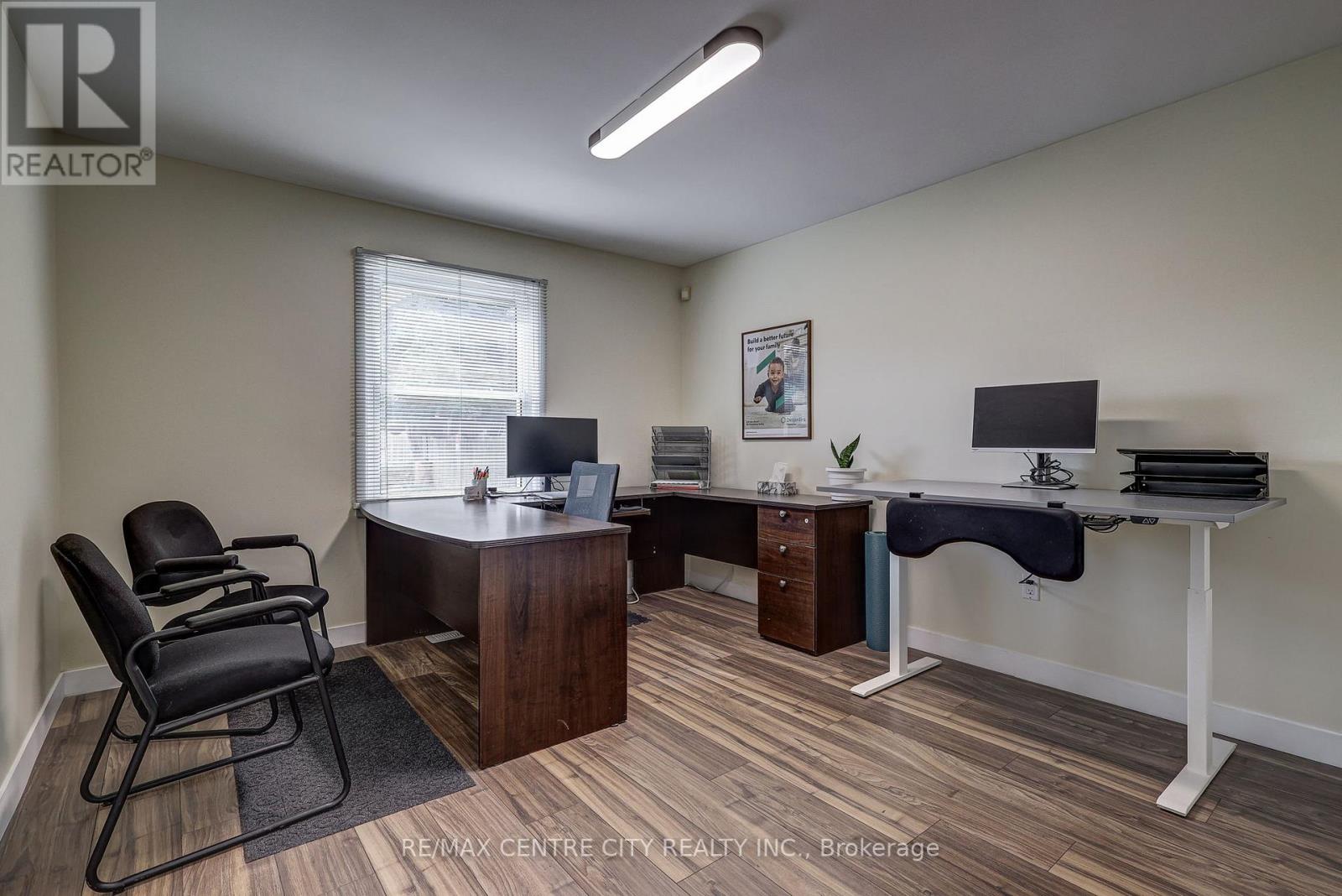 587 Lambton Street Property Photo 15