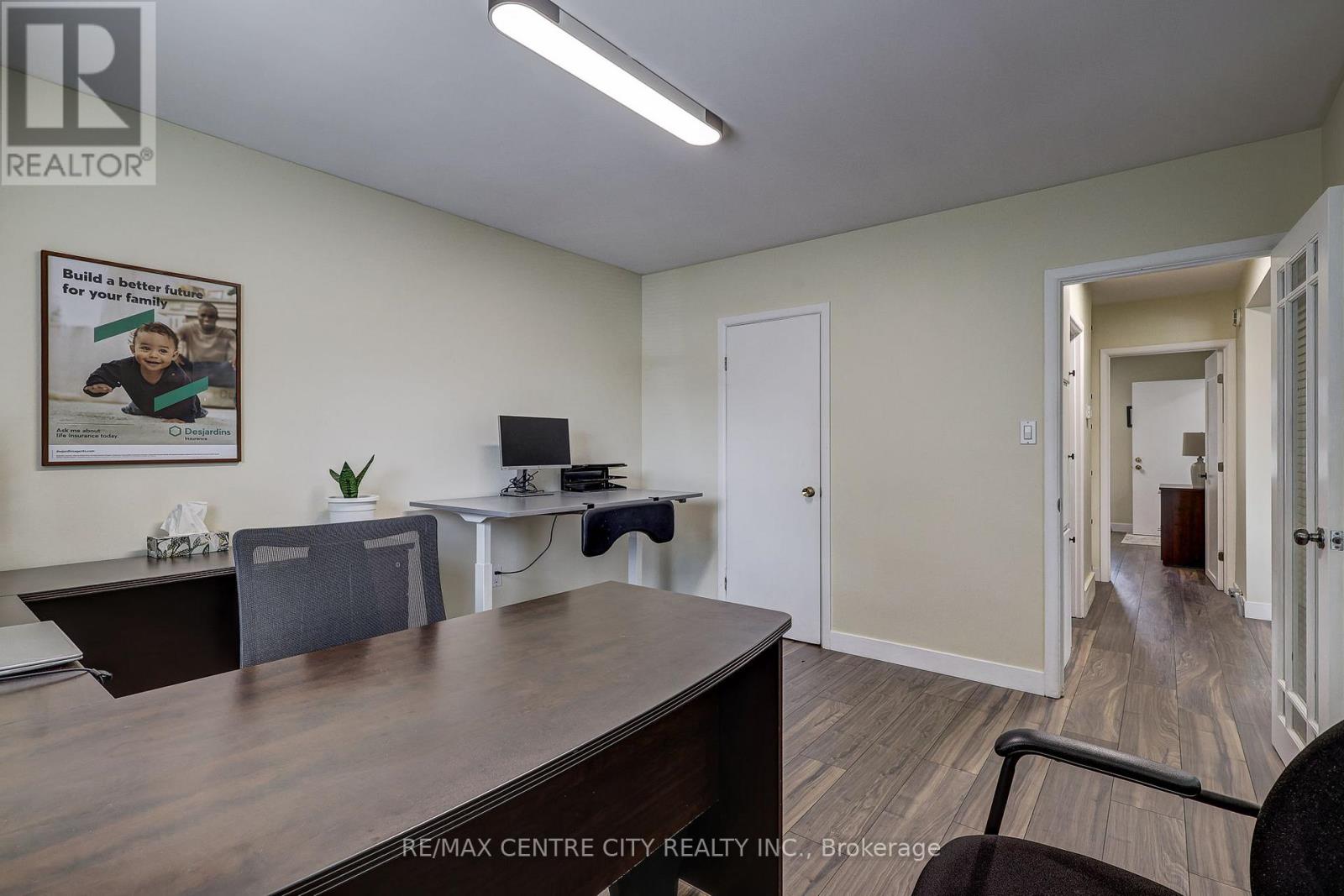 587 Lambton Street Property Photo 16