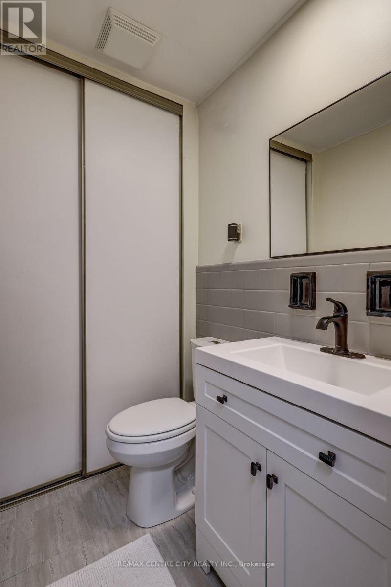 587 Lambton Street Property Photo 17
