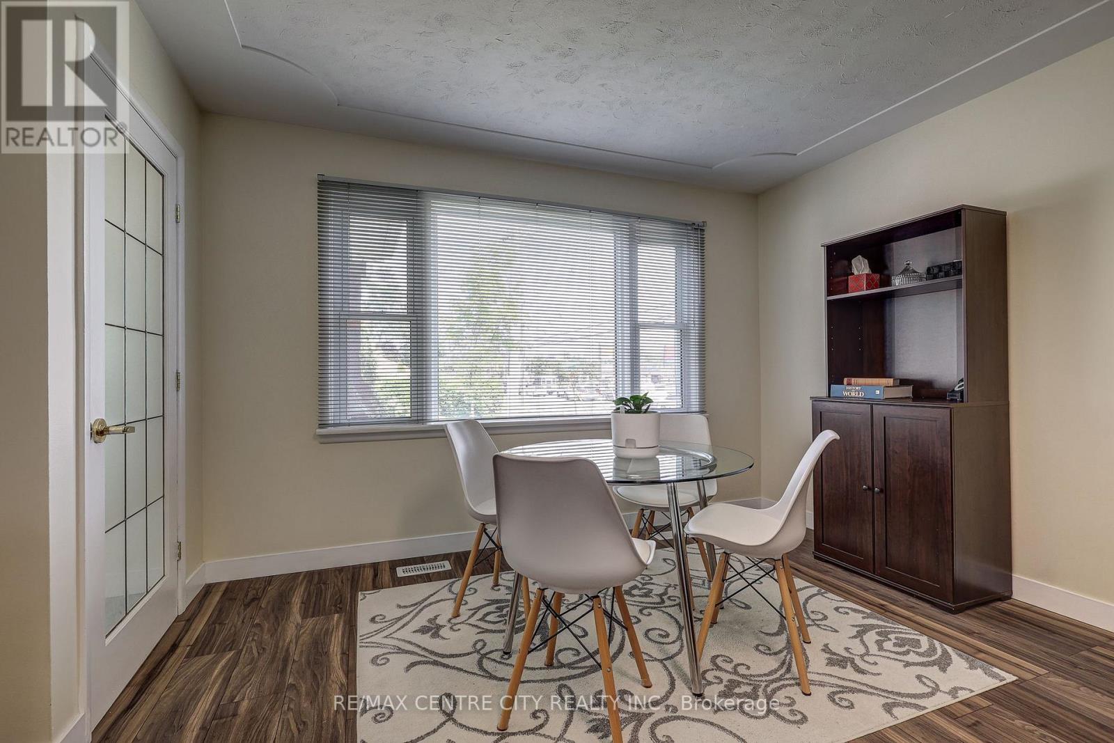 587 Lambton Street Property Photo 19