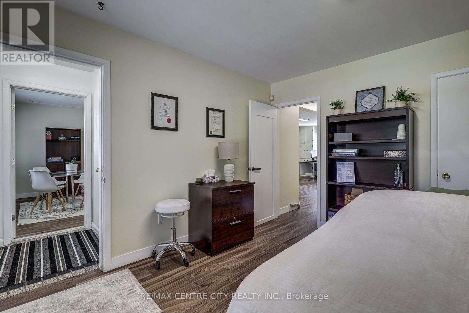 587 Lambton Street Property Photo 26