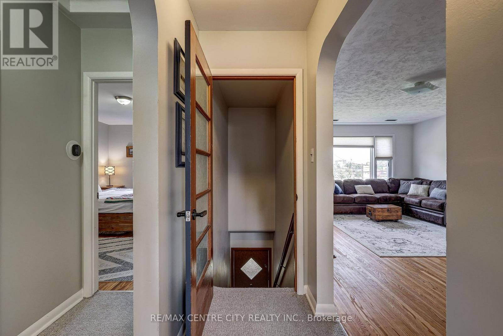 587 Lambton Street Property Photo 31