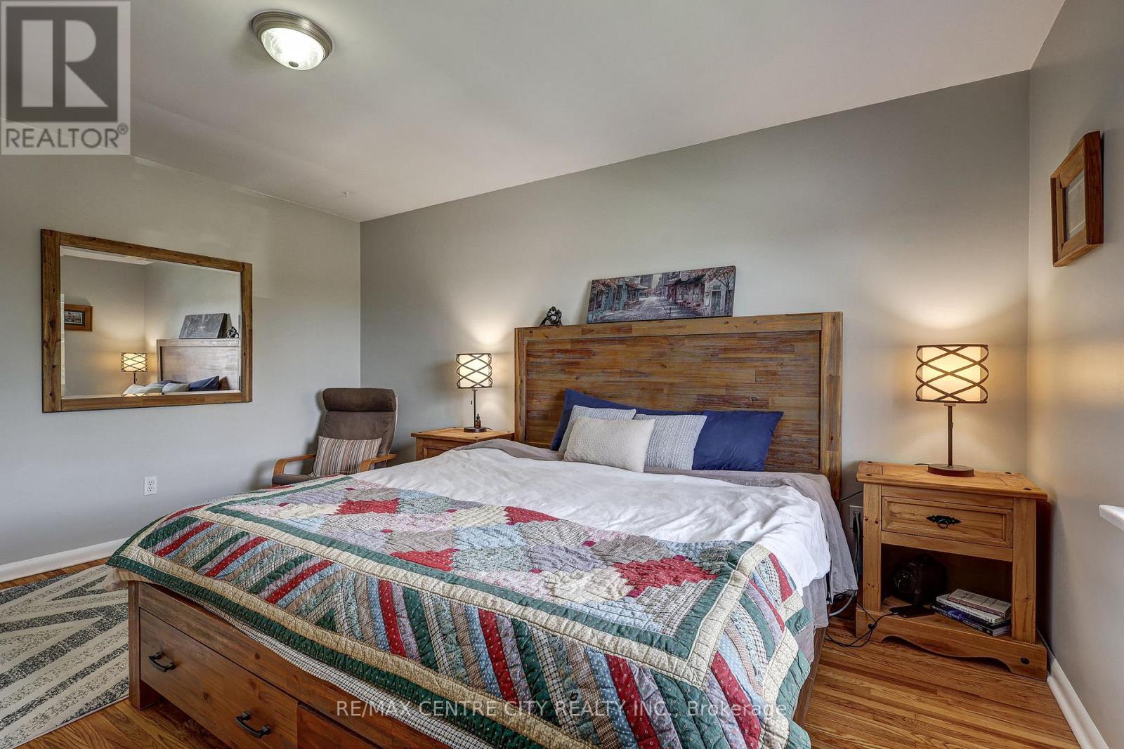 587 Lambton Street Property Photo 37