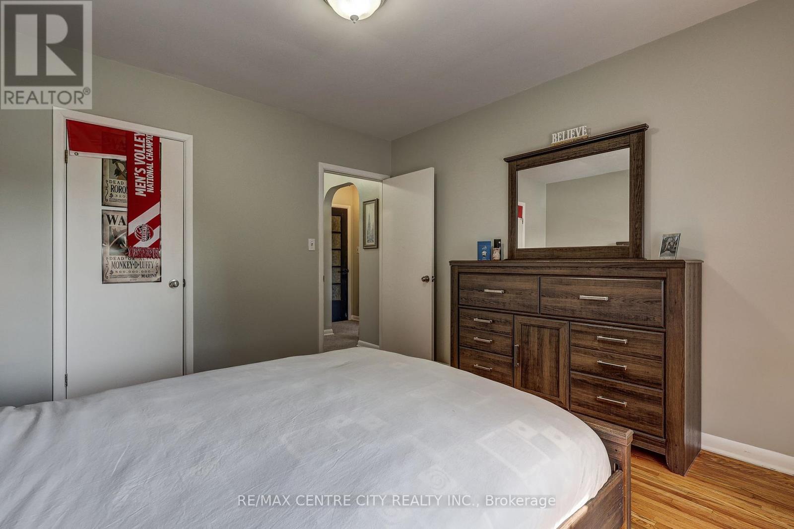 587 Lambton Street Property Photo 39