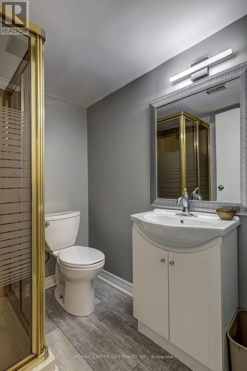587 Lambton Street Property Photo 47