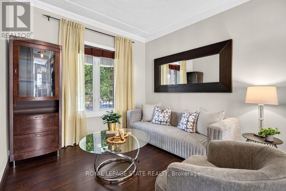 23 Garfield Avenue N Property Photo 8